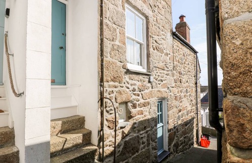 Mousehole Cottage | Cabin ∙ 2 bedrooms ∙ 4 guests