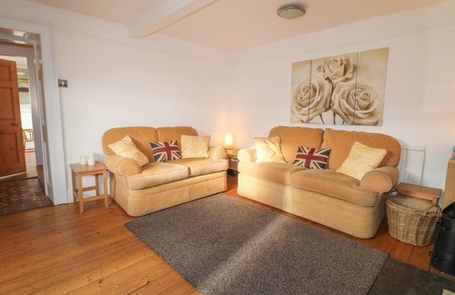 Milford Cottage | Cabin ∙ 3 bedrooms ∙ 5 guests