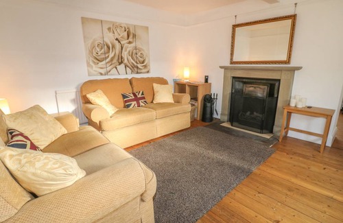 Milford Cottage | Cabin ∙ 3 bedrooms ∙ 5 guests