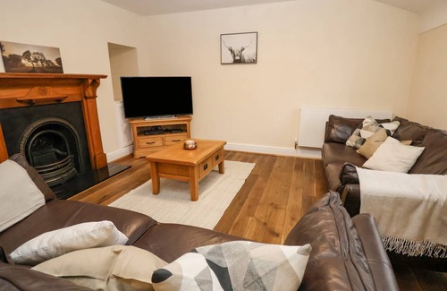 Chorlton-by-Backford Cottage | Cabin ∙ 3 bedrooms ∙ 6 guests