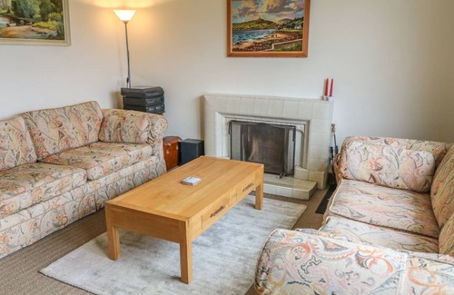 Newtownards Cottage | Cabin ∙ 4 bedrooms ∙ 8 guests