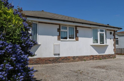 Pagham Cottage | Cabin ∙ 5 bedrooms ∙ 10 guests