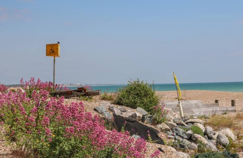 Pagham Cottage | Cabin ∙ 5 bedrooms ∙ 10 guests