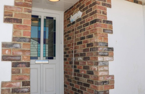 Pagham Cottage | Cabin ∙ 5 bedrooms ∙ 10 guests