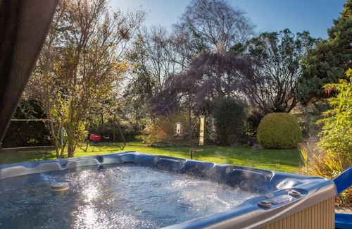 Braunton Cottage | Cabin ∙ 6 bedrooms ∙ 12 guests