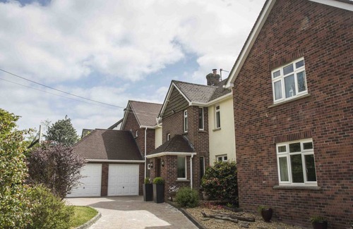 Braunton Cottage | Cabin ∙ 6 bedrooms ∙ 12 guests