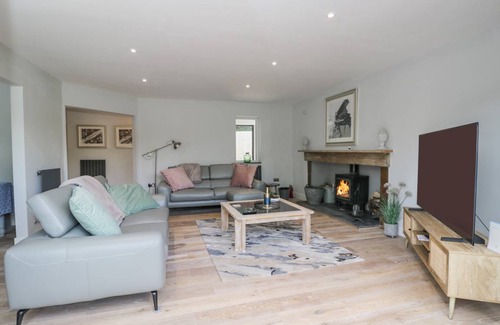 Upton St. Leonards Cottage | Cabin ∙ 4 bedrooms ∙ 8 guests