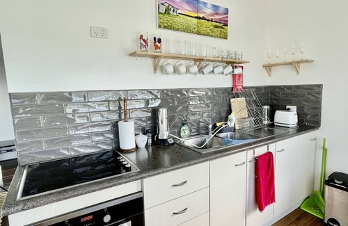 Maroochy River Cabin | Cabin in the dam paddock, 10 min to the beach.