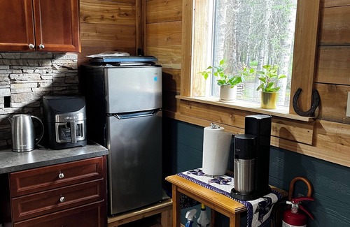 Bragg Creek Cabin | Cabin in the forest between Banff & Calgary