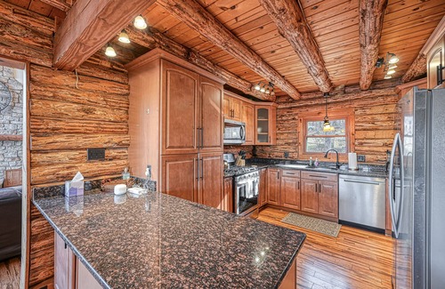 Mineral Cabin | Cabin on the Cove perfect family getaway with a year around hot tub!