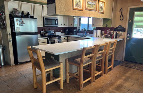 Heber Cabin | CABIN RETREAT-Great HUNTING LODGE! Escape the heat. 3 story treehouse! Hot tub!