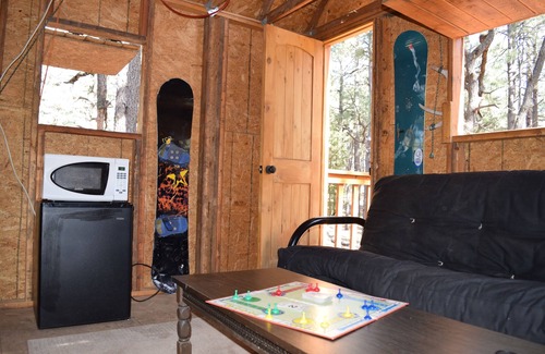 Heber Cabin | CABIN RETREAT-Great HUNTING LODGE! Escape the heat. 3 story treehouse! Hot tub!