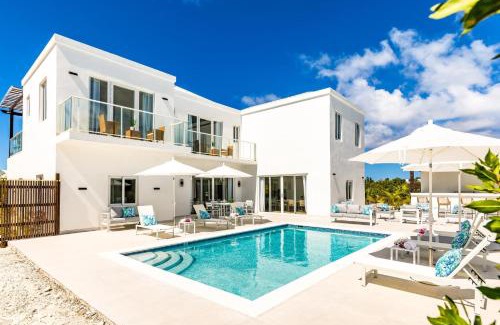 Leeward Settlement House | Caicos Cove Villa 4BR, Pool, 5 mins to Grace Bay