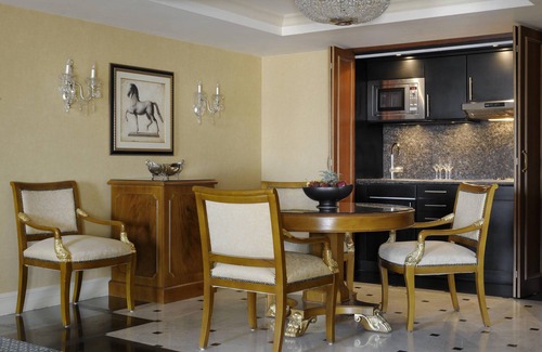 Gezira Hotel | Cairo Marriott Hotel & Omar Khayyam Casino