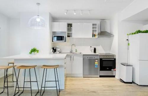 Sandringham Apartment | Calgary Cottage with air con