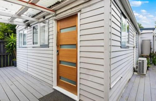 Sandringham Apartment | Calgary Cottage with air con