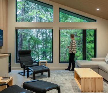 Ucluelet House | Calmwater Retreat New 2 br Hot Tub