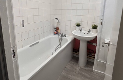 Kentish Town Apartment | Camden Road Apartment