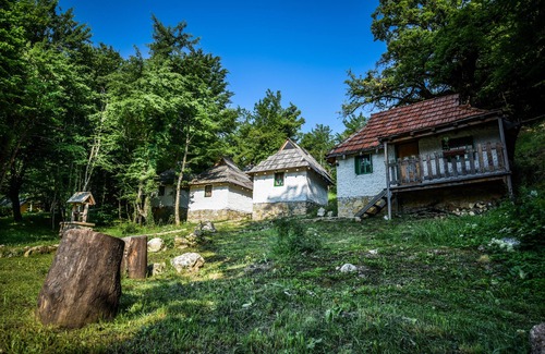 Foca Apartment | Camp Divlja Rijeka