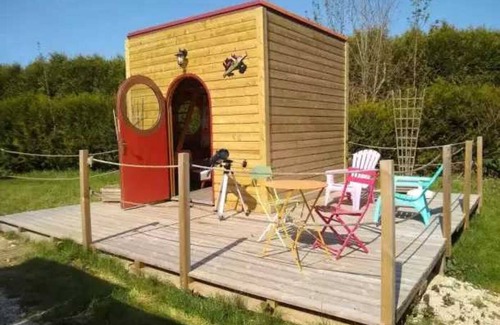 Bar-sur-Aube House | Camping 2 étoiles - Piscine - eecebe