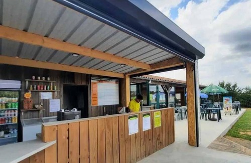 Argenton-Chateau House | Camping 3 étoiles - Piscine - ccbahid