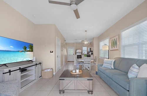 Marathon House | Canalside 2BR/2BA Villa 7036 with Jetted Spa Pool: the Marlin House at Village at Hawks Cay Villas