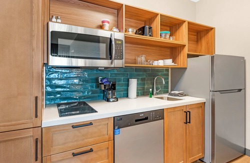 Bermuda Hotel | Candlewood Suites Chester Richmond by IHG
