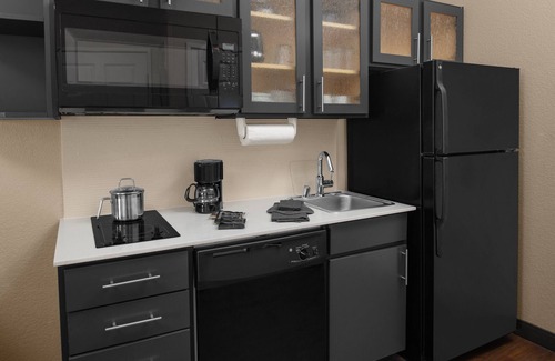 Turlock Hotel | Candlewood Suites Turlock by IHG