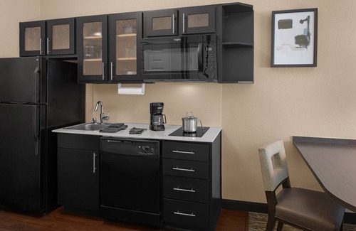 Turlock Hotel | Candlewood Suites Turlock by IHG