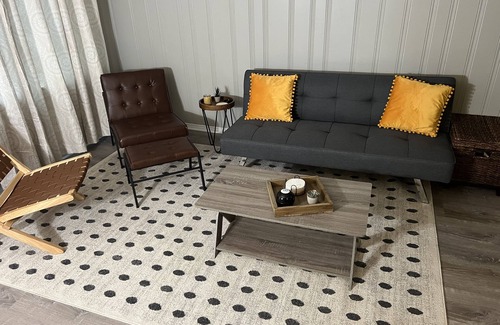 Ashland House | Cape Cod on Broad, Stay in the Heart of Ashland