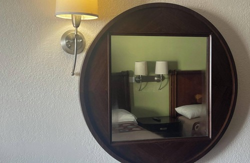 Sandston Hotel | Capitol Inn by Belvilla Richmond Airport VA