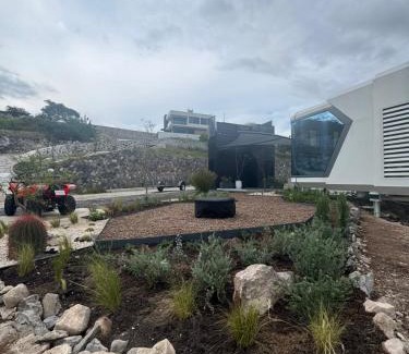 Queretaro Cabin | Capsule Mountain