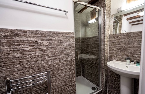Loughborough House | Caravelli