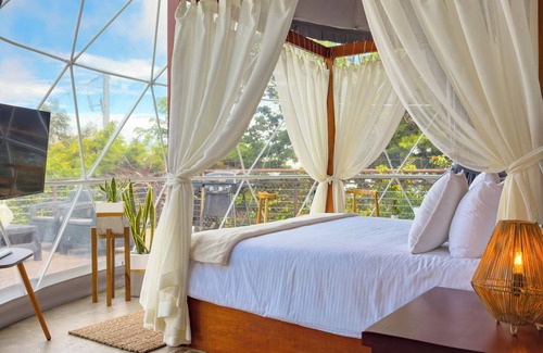 Santa Tecla Hotel | CARDEDEU DOMOS