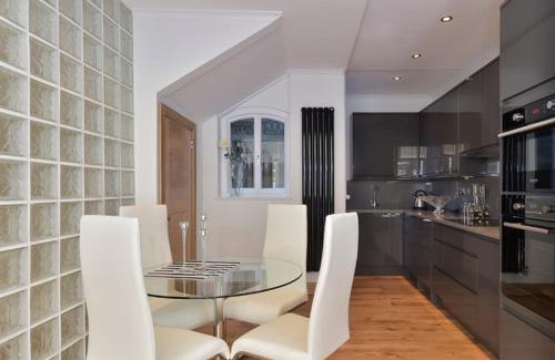 Earl's Court Apartment | Care Property London- Gloucester Road