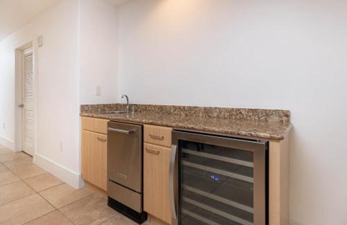 Orange Beach East Apartment | Caribe The Resort D614 condo