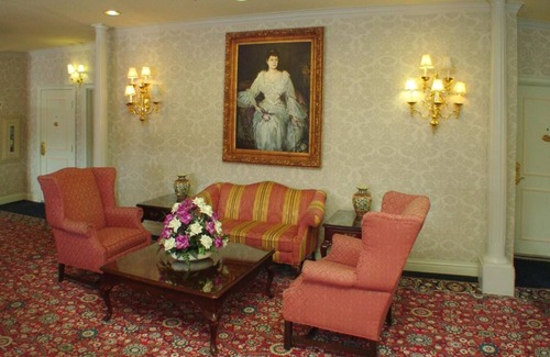 Campbell Hotel | Carlyle Hotel