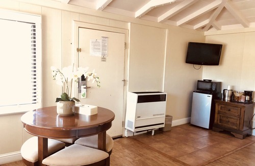 Northeast Carmel Hotel | Carmel Resort Inn