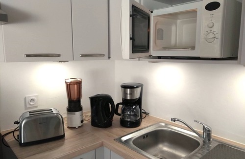 Carnac Apartment | Carnac apartment in a landscaped garden close to the beach Internet access