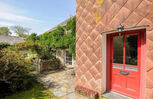 Launceston House | Carneadon Farmhouse