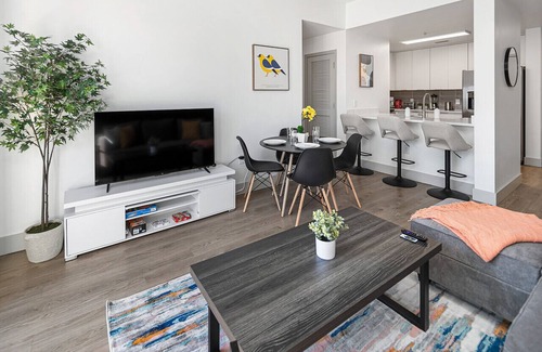 Charlotte Center City Apartment | Carolina Blue | Stunning Views, Free Parking+WiFi