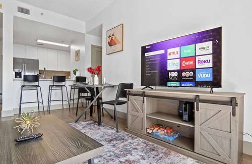 Charlotte Center City Apartment | Carolina Cove | Free Parking, Spacious, City Views