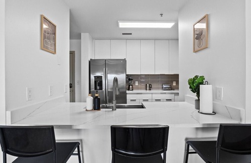 Charlotte Center City Apartment | Carolina Cove | Free Parking, Spacious, City Views