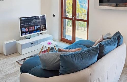 Brolo Apartment | Casa A&E - Panoramic Lake Orta Views