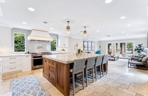 Thousand Oaks House | Casa Azul - Mediterranean Resort-Style Home