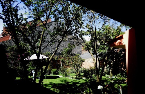 Cuenca Apartment | Casa Bella Mia. This Inviting, Spacious Flat With Lush Garden Awaits You!