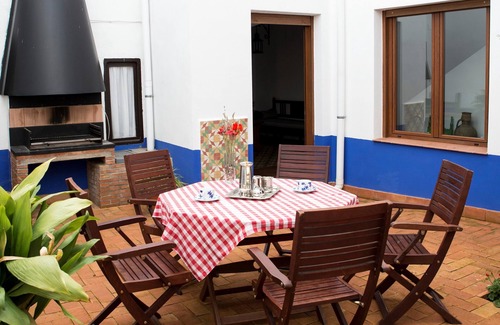 Camunas House | Casa Besana is an old farmhouse renovated in La Mancha toledana.