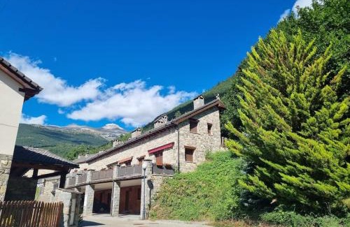 Villanua Ski Chalet | Casa Biniu