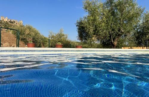 Almodovar del Rio House | Casa Caraza. Un olivar con vistas al castillo de Juego de Tronos