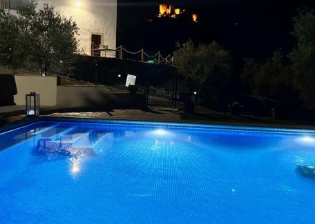 Almodovar del Rio House | Casa Caraza. Un olivar con vistas al castillo de Juego de Tronos